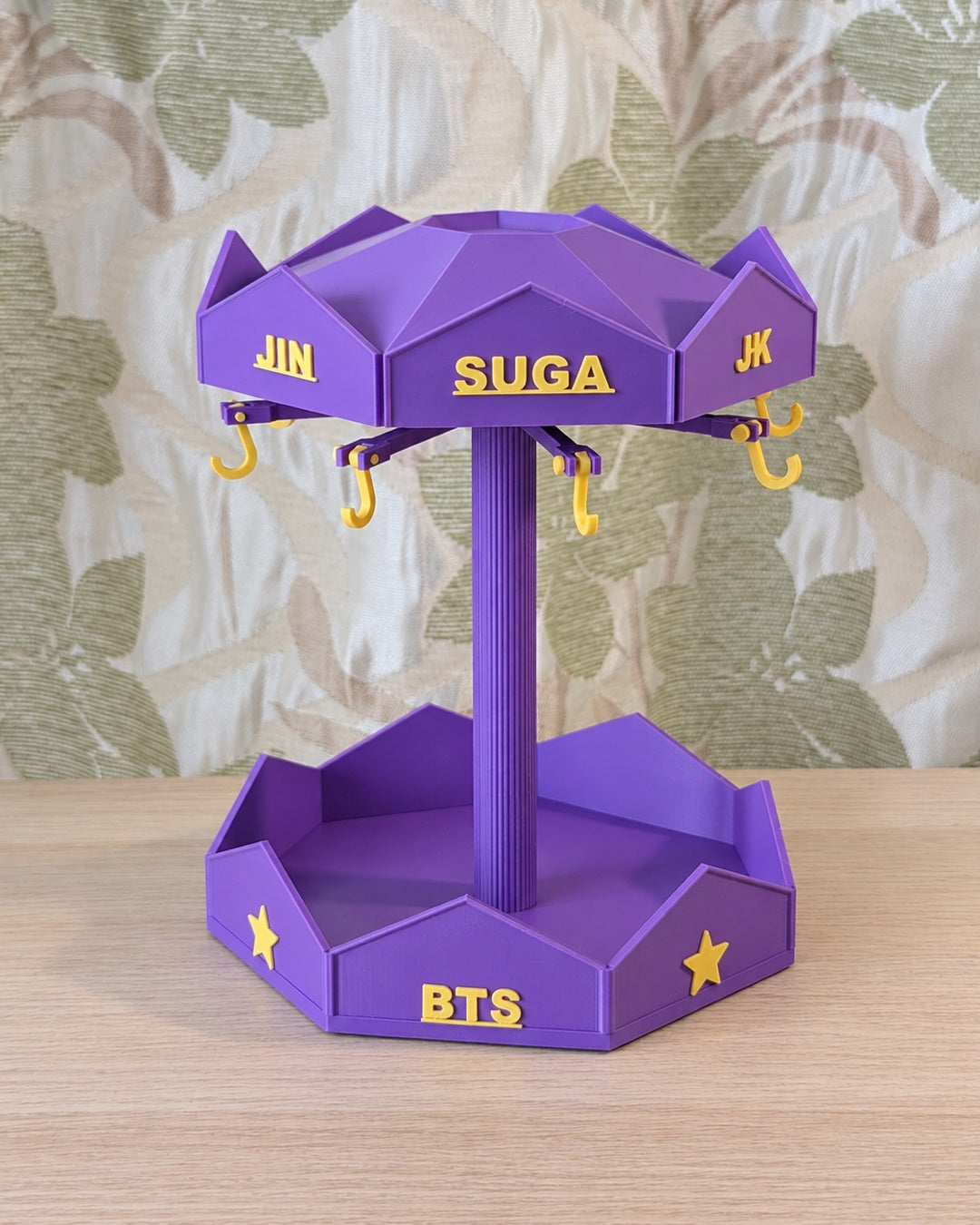 Carusel BT21 pentru figurine McDonald's – Suport decorativ BTS
