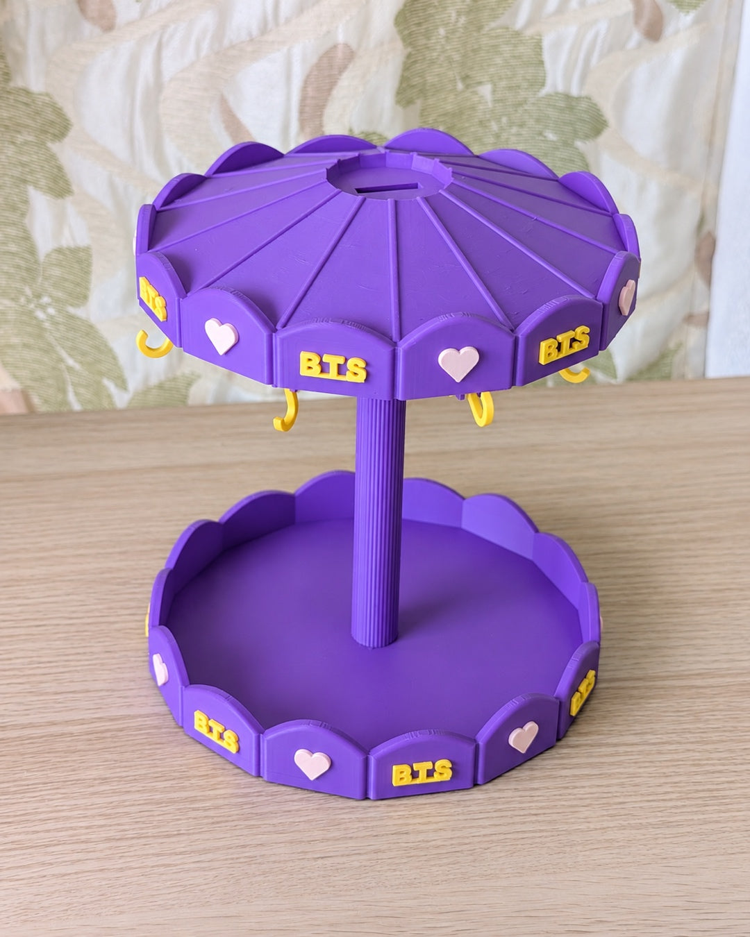 Carusel BT21 pentru figurine McDonald's – Suport decorativ BTS