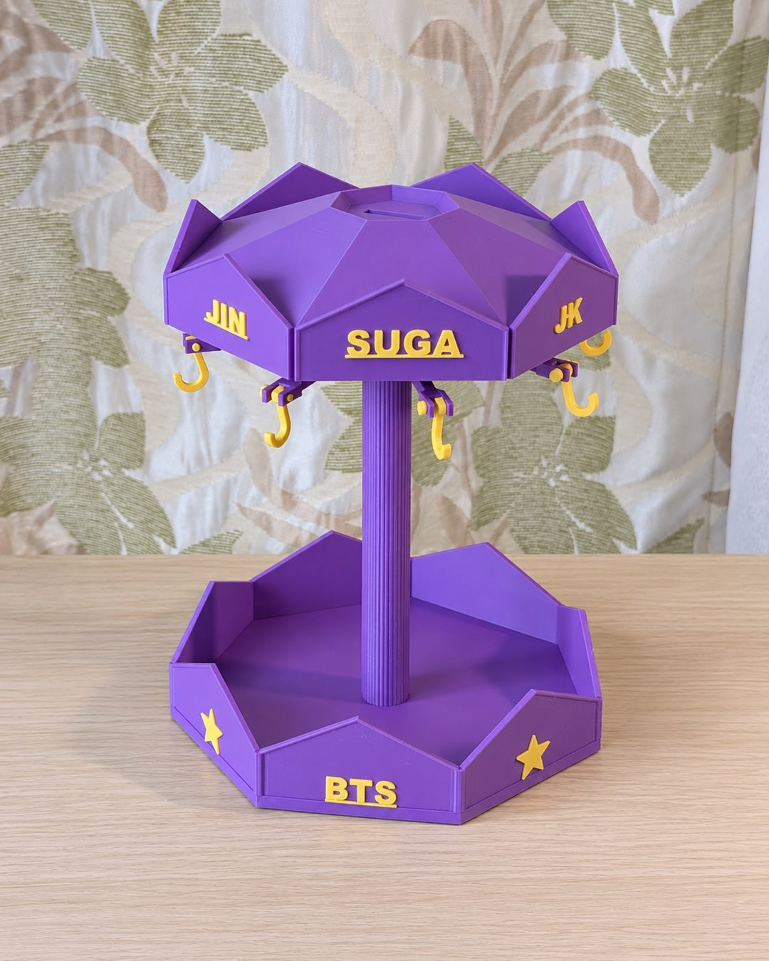 Carusel BT21 pentru figurine McDonald's – Suport decorativ BTS