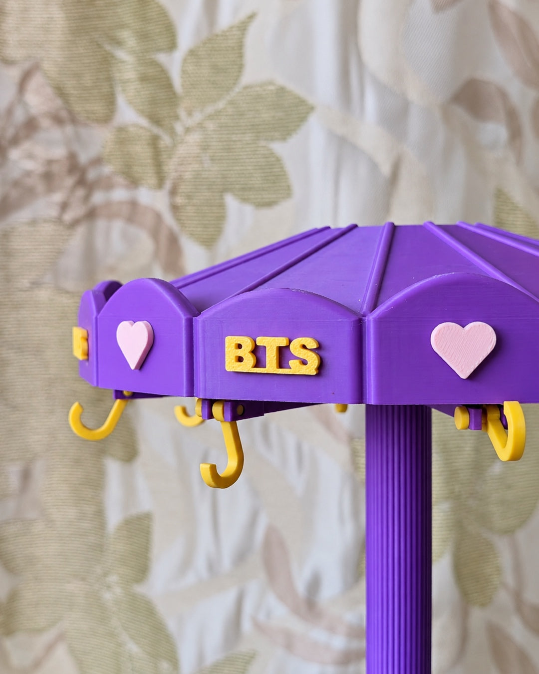 Carusel BT21 pentru figurine McDonald's – Suport decorativ BTS