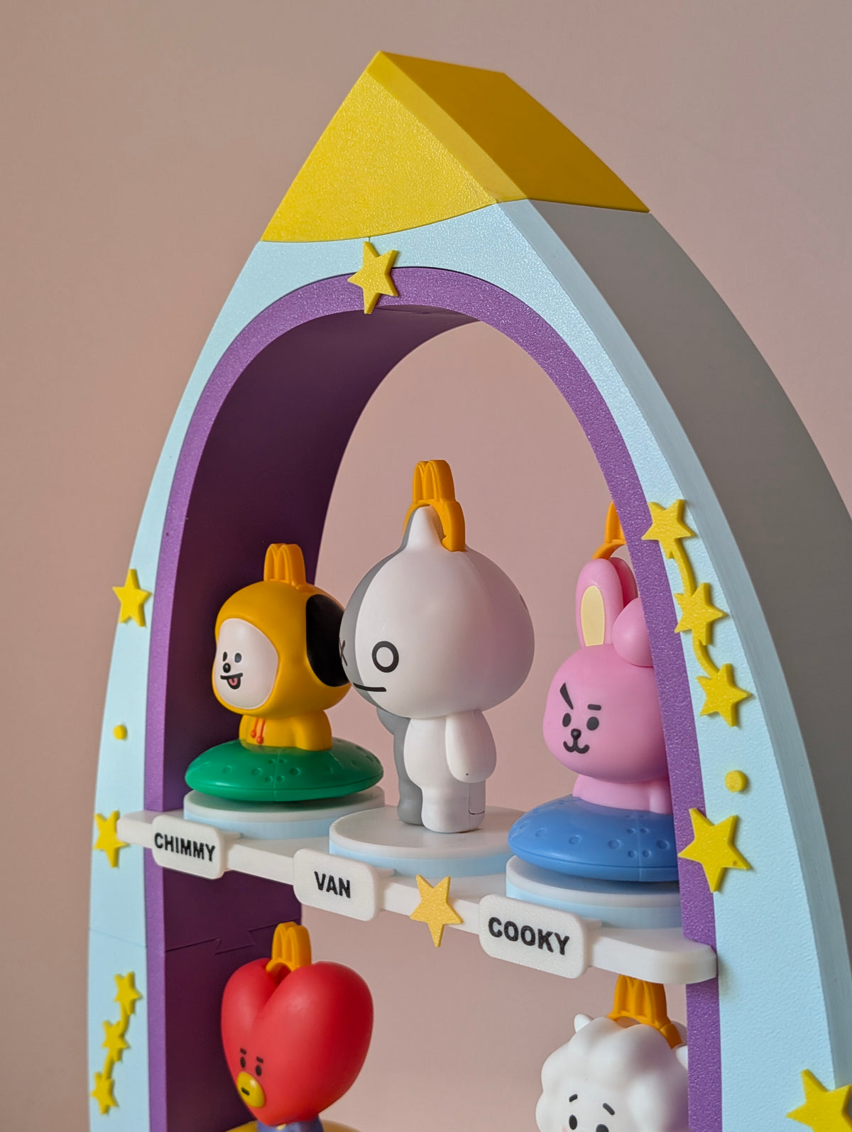 Suport rachetă BT21 BTS pentru figurine McDonald’s